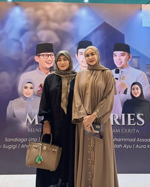 4 Potret Aura Kasih Tampil Berhijab saat Hadiri Acara Kajian, Dipuji Cantik dan Didoakan Istiqomah