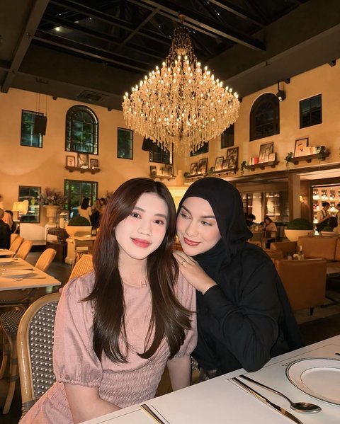 7 Potret Irish Bella Bersama 2 Putri Sambungnya dari Berbagai Momen, Penuh Kehangatan - Ungkap Rasa Rindu