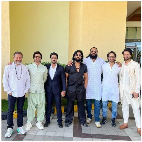 6 Potret Keseruan Reuni Pemain Mahabharata Jadi Bikin Nostalgia, Ada Shaheer Sheikh hingga Raah Jain