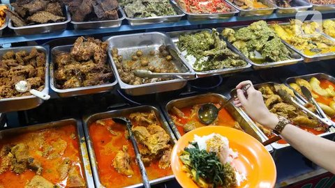 FOTO: Mengunjungi Sentra Nasi Kapau Kramat Raya, Lokasi Favorit Berburu Hidangan Khas Sumatera Barat untuk Berbuka Puasa