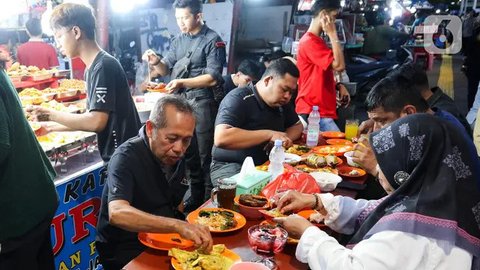 FOTO: Mengunjungi Sentra Nasi Kapau Kramat Raya, Lokasi Favorit Berburu Hidangan Khas Sumatera Barat untuk Berbuka Puasa