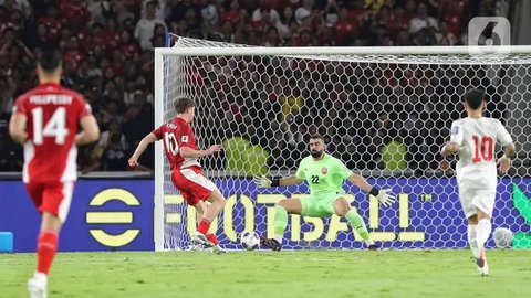 FOTO: Ini Gol Cantik Ole Romeny yang Bawa Timnas Indonesia Bungkam Bahrain