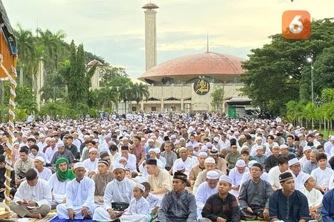 "Hari ini apakah 29 hari atau 30 hari, kalau kita lihat periode lunasinya ada di 29,55," kata Khofif sebelum sidang isbat di Auditorium HM Rasjidi Kemenag, Jakarta Pusat. (merdeka.com/Iqbal S