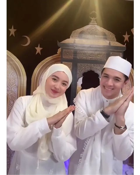 Penampilan Natasha Wilona pakai hijab dan baju muslim. (sumber: Instagram/natashawilona12/rio.stokhorst)