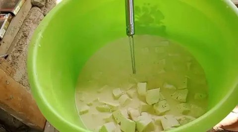 Tahu walik ayam crispy dengan cabe hijau. (Liputan6.com/IG/babu_milenia)