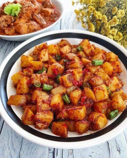 Hidangan pelengkap opor ayam (Image by @yscooking on Instagram)