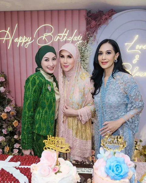 Potret tamu artis di ulang tahun Marini Zumarnis. (sumber: Instagram/marinizumarnisreal)