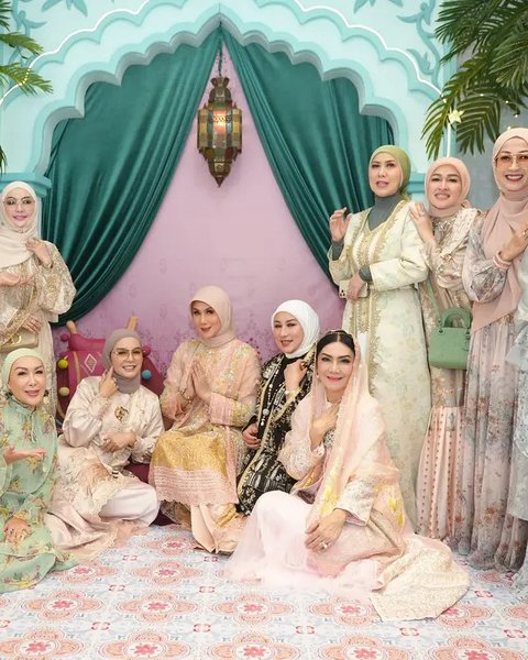 Potret tamu artis di ulang tahun Marini Zumarnis. (sumber: Instagram/marinizumarnisreal)