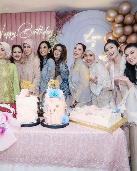 Potret tamu artis di ulang tahun Marini Zumarnis. (sumber: Instagram/marinizumarnisreal)