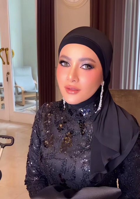 Model Hijab Olla Ramlan, Inspirasi Penampilan Elegan di Hari Raya Lebaran Idul Fitri 2025