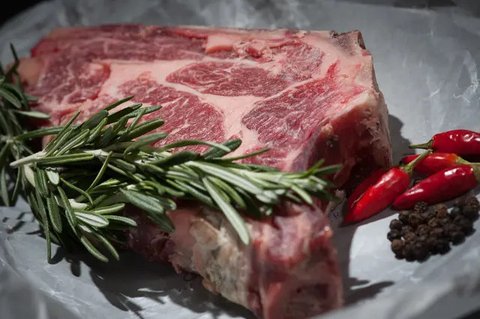 Bahan utama semur daging manis (Image by @mali on pexels.com)