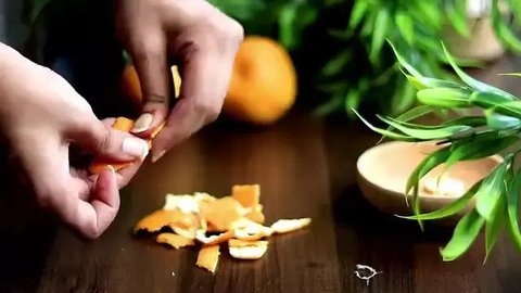 Rahasia glass skin dengan toner kulit jeruk (Image by Beauty recipes on Youtube)