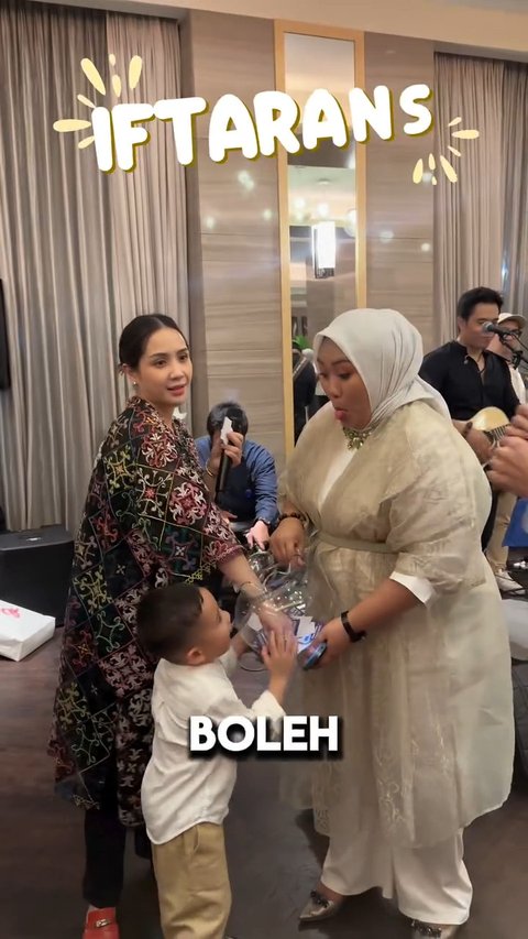 Potret Seru-seruan Ramadan Nagita Slavina dan Tim RANS, Kasih Undian Berhadiah iPhone hingga Motor