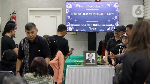 Saat ini, almarhum aktor Ray Sahetapy disemayamkan di Rumah Duka Sentosa, RSPAD Gatot Subroto, Jakarta, Rabu (2/4/2025). (Liputan6.com/Herman Zakharia)