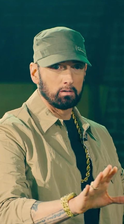 Eminem Kini Resmi Jadi Kakek Setelah Putrinya Melahirkan Anak Laki-Laki Bernama Elliot