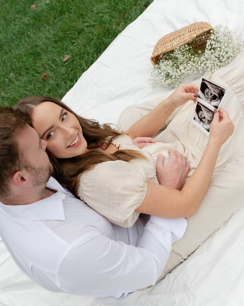 Eminem Kini Resmi Jadi Kakek Setelah Putrinya Melahirkan Anak Laki-Laki Bernama Elliot