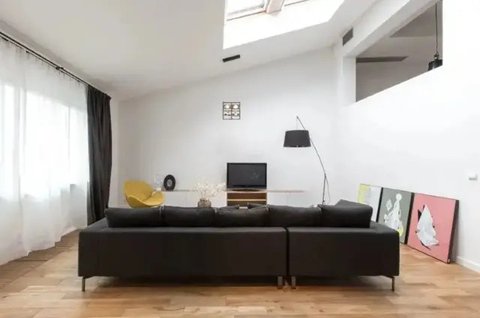 Plafon minimalis untuk rumah kecil (Foto: Pixologic Interior on Pinterest)
