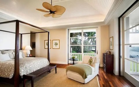 Plafon minimalis untuk rumah kecil (Foto: Pixologic Interior on Pinterest)