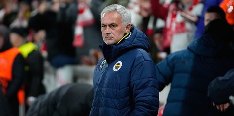 Cubit Hidung Berujung Sanksi: Mourinho Dilarang Dampingi Fenerbahce Tiga Laga