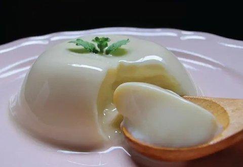 Reseo Puding Susu Leci, Camilan Kenyal dan Segar Usai Lebaran.  foto: (dok.Instagram @iren_natty/https://www.instagram.com/p/CI