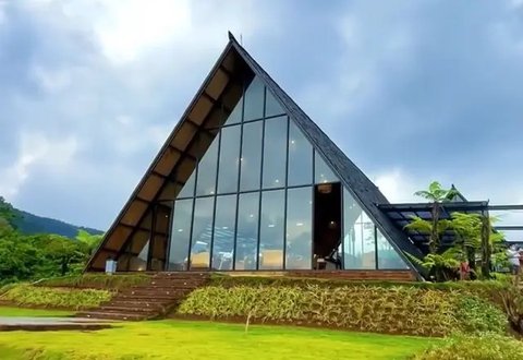 Rainbow Garden wisata di kaki Gunung Tangkuban Perahu. (Dok: IG @rainbowgarden_lembang https://www.ins