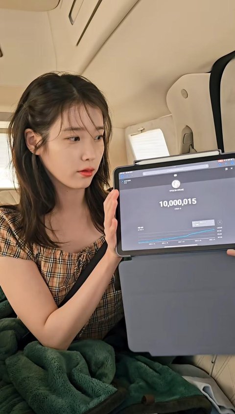 IU Rayakan 10 Juta Subscriber YouTube dengan  Penuh Canda dan Ungkapan Terima Kasih
