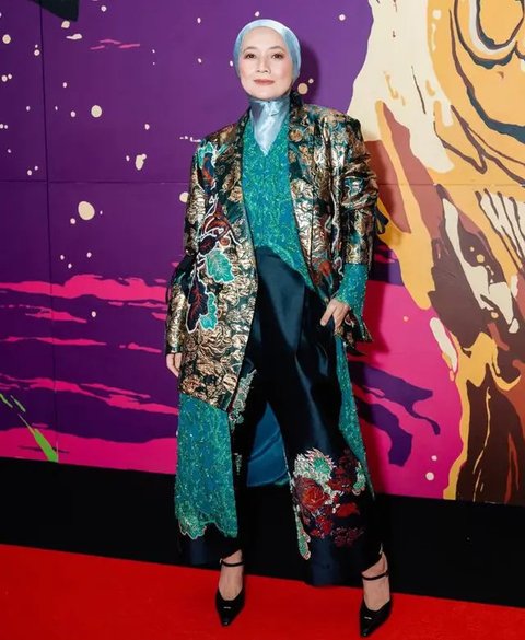 Inspirasi Model Atasan Batik Wanita untuk Tampilan Santai dan Elegan, Wajib Dimiliki di 2025 (source: blibli)