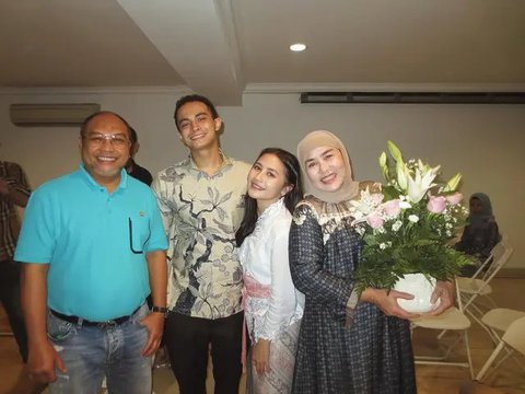 Potret 6 Artis Rayakan Lebaran 2025 Bareng Keluarga Kekasih. (Sumber: Instagram/elelrumi/omara.esteghlal)