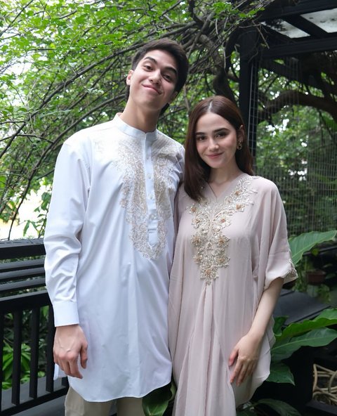 4 Potret El Rumi dan Syifa Hadju Rayakan Lebaran Bareng, Posting Foto Mesra dengan Outfit Kece