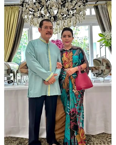 Momen Lebaran 2025 Mayangsari bersama keluarga besar. (sumber: Instagram/mayangsari_official)