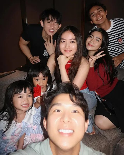 Potret Temu Kangen Natasha Wilona dan Felicya Angelista. (Sumber: Instagram/felicyangelista_)