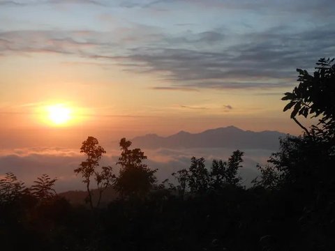 6 Fakta Menarik Tentang Gunung Kaba di Bengkulu dan Keindahan Danau di Ketinggian 1.100 Mdpl