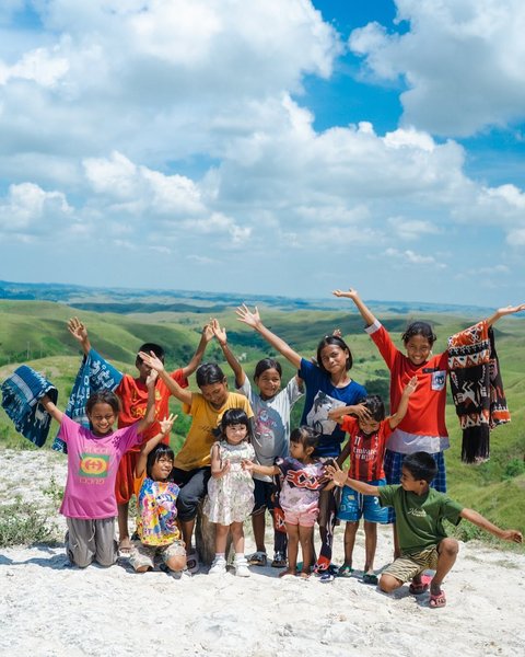 Potret Liburan Ria Ricis dan Moana di Sumba, Mulai Naik Kuda hingga Main Kano di Sungai