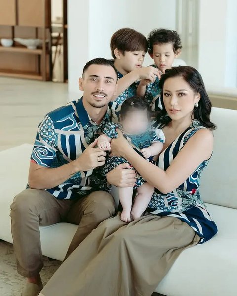 Potret Foto Keluarga Jessica Iskandar dan Vincent Verhaag. (Sumber: Instagram/inijedar)