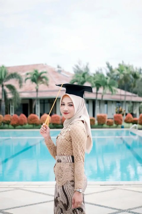 5 Inspirasi Model Hijab Wisuda 2025, Bikin Penampilan Makin Anggun di Hari Kelulusan