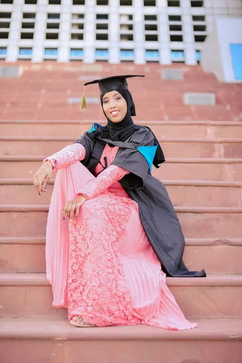 5 Inspirasi Model Hijab Wisuda 2025, Bikin Penampilan Makin Anggun di Hari Kelulusan
