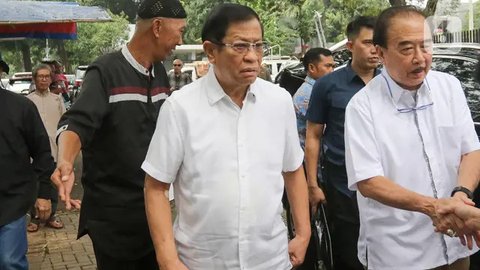 Momen Artis Tanah Air Hadiri Pemakaman Titiek Puspa di Tanah Kusir