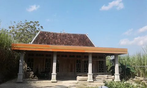 5 Model Rumah Adat Jawa Tengah dan Penjelasan Filosofisnya yang Penuh Makna