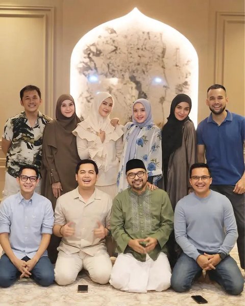 Masih di Bulan Syawal, 6 Potret Artis Lebaran di Rumah Teuku Wisnu dan Shireen Sungkar yang Jadi Ajang Temu Kangen