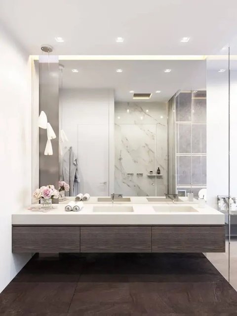 Wastafel Kamar Mandi Serba Putih dengan Kabinet (Foto: work-tops.com)