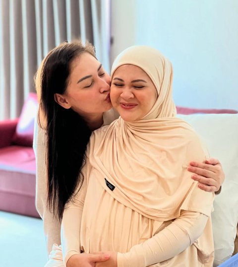 Mona Ratuliu Beri Dukungan Penuh untuk Kesha yang Segera Lahirkan Anak Ketiga