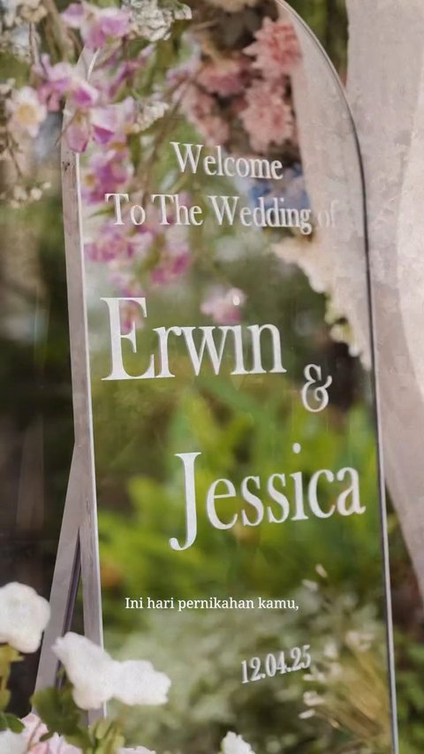 Intimate dan Penuh Cinta, Ini 8 Momen Pemberkatan Pernikahan Jessica Jane & Erwin Phang