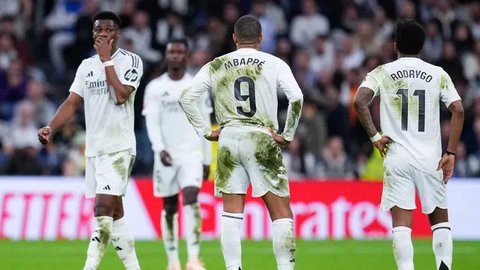  Atap Stadion Bernabeu Ditutup