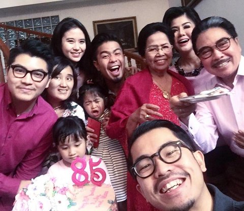 Potret Bahagia Keluarga Hotma Sitompul & Bams Eks Samsons yang Kini Tinggal Kenangan, Selalu Kompak dan Ceria