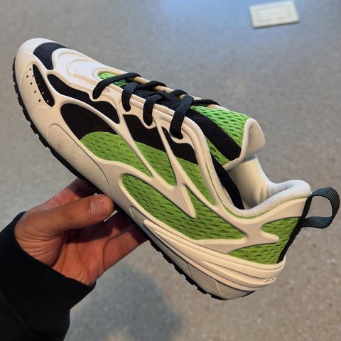 Tampilan Unik dan Berkelas, Justin Bieber Spill Wujud Sepatu Terbaru dari Brand Miliknya