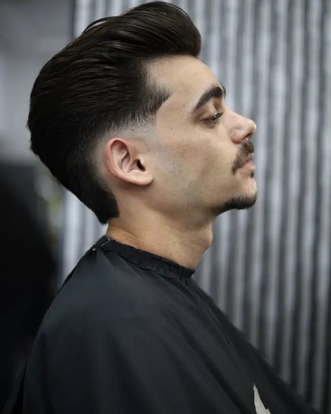Ilustrasi model rambut short side mohawk. (Foto: manhairstyleworld)