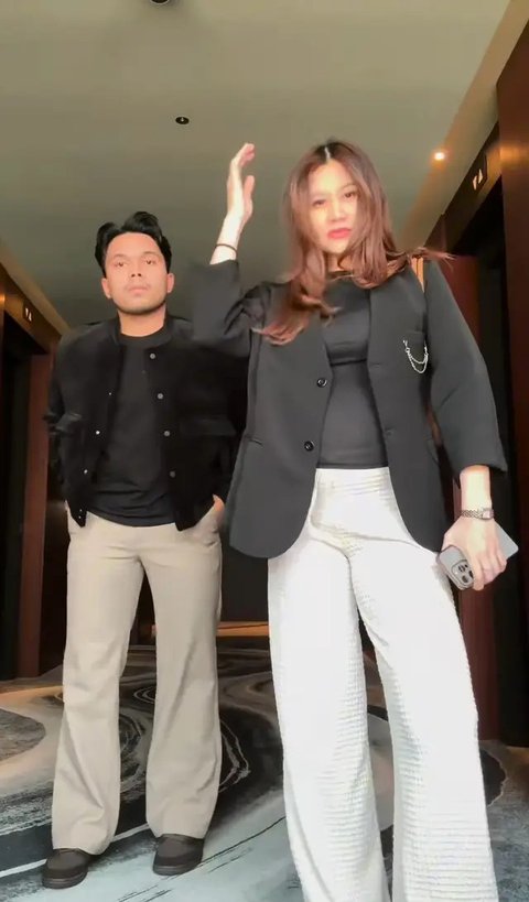 7 Potret Terbaru Aaliyah Massaid Hamil 7 Bulan, Masih Langsing dengan Baby Bump Mulai Terlihat
