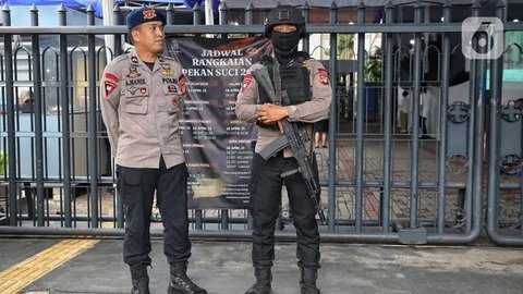 Tri Hari Suci Paskah, Ratusan Polisi Perketat Keamanan Gereja Katedral Jakarta