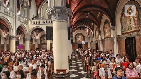 Suasana Misa Kamis Putih di Gereja Katedral Jakarta Berlangsung Khidmat