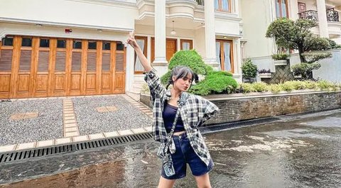8 Artis Cantik Ini Sukses Beli Rumah Mewah Sendiri Sebelum Usia 25 Tahun, Harganya hingga Rp13 Miliar